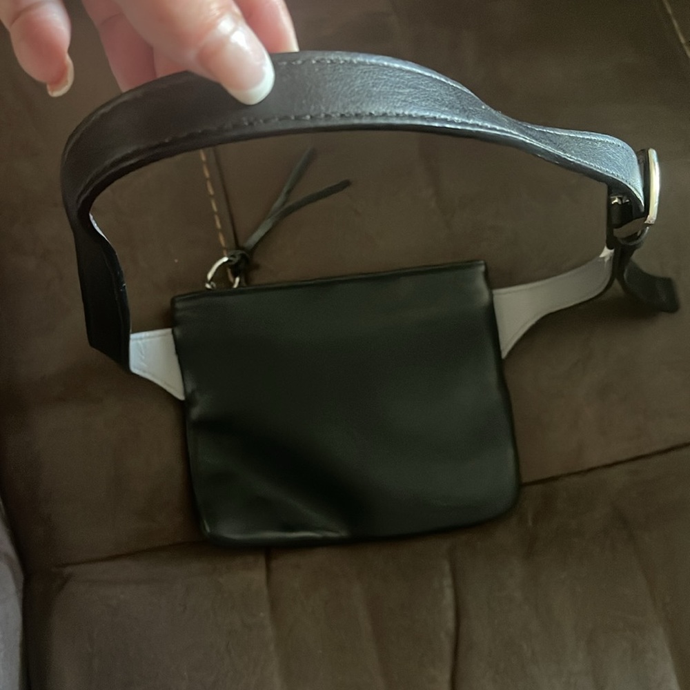 Kenneth Kole Waist purse. Black with silver hardware NWT - Picture 4 of 6